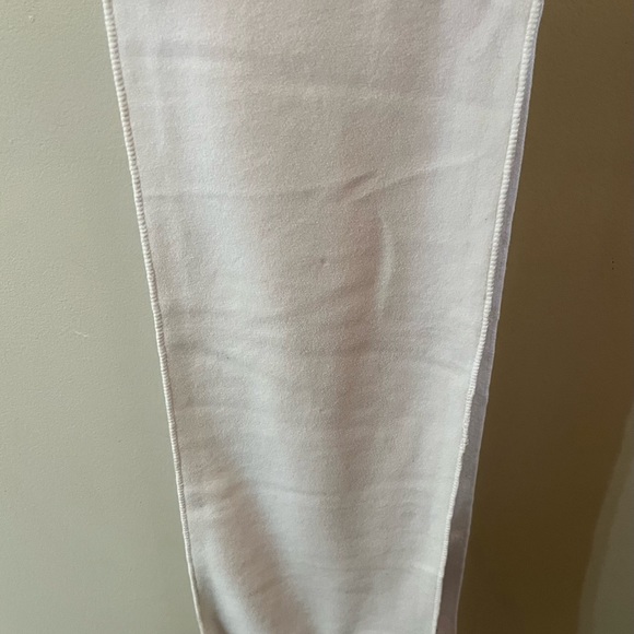 Under Armour Pretty in Pink Fleece Scarf - Picture 2 of 2